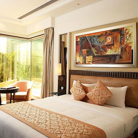 Inde Hotel Signature Tower Gurgaon Exterior foto